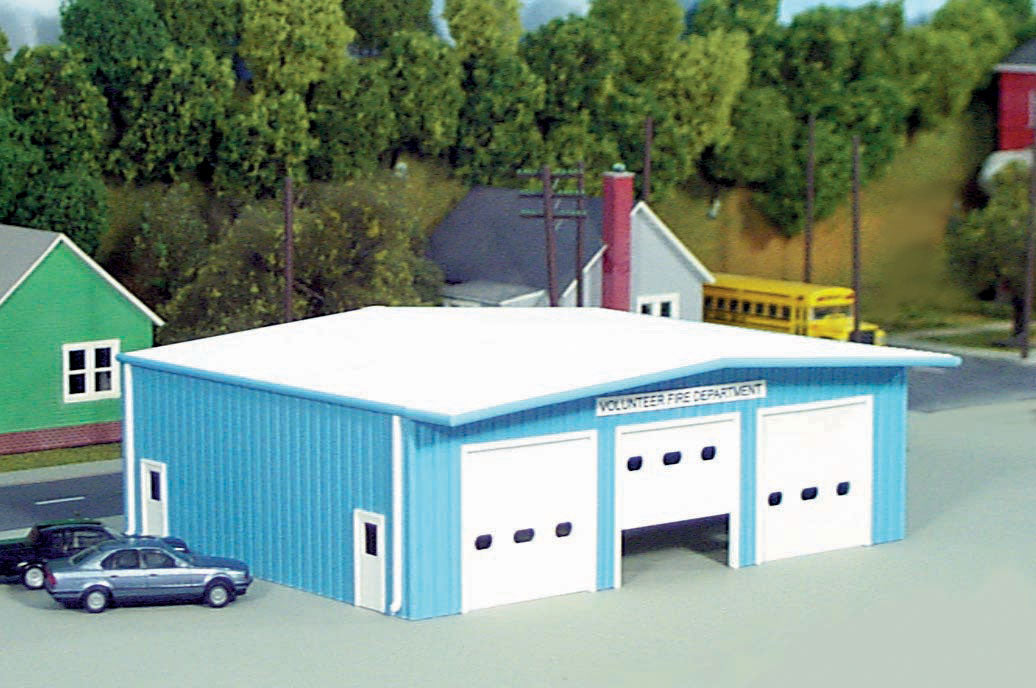 Pikestuff 541-0019 HO blue fire station kit, assembled three-bay volunteer fire department building