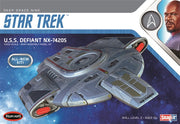 Polar Lights 1/1000 952 Star Trek: Deep Space Nine, USS Defiant (Snap Kit) — exact Polar Lights product image