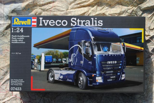 Revell 07423 Iveco Stralis 1:24 model kit box, actual packaging