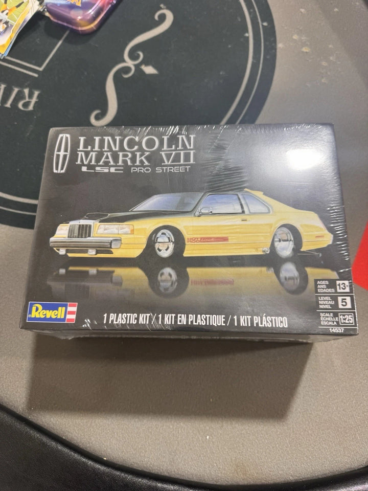 Revell 14537 1/25 Lincoln Mark VII LSC Pro Street plastic model kit box