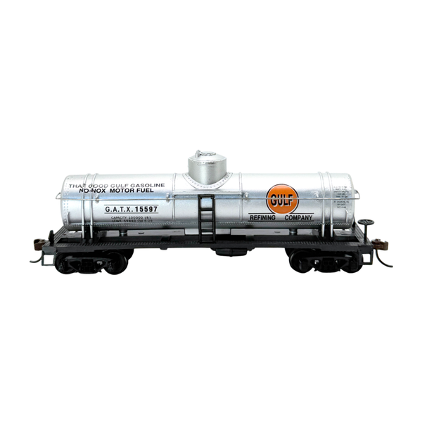 Rock Island Hobby 032205 HO scale Gulf Oil GATX 15597 single-dome tank car, side view.