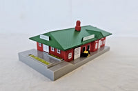 Bachmann N Plasticville Sunnyvale Passenger Station - exact product view 2