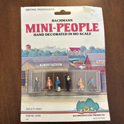 Bachmann HO Waiting Passengers, 6 Figures — product view
