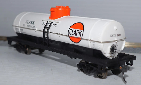 Bachmann HO Clark #9485 Single-Dome Tank Car — additional product view 4