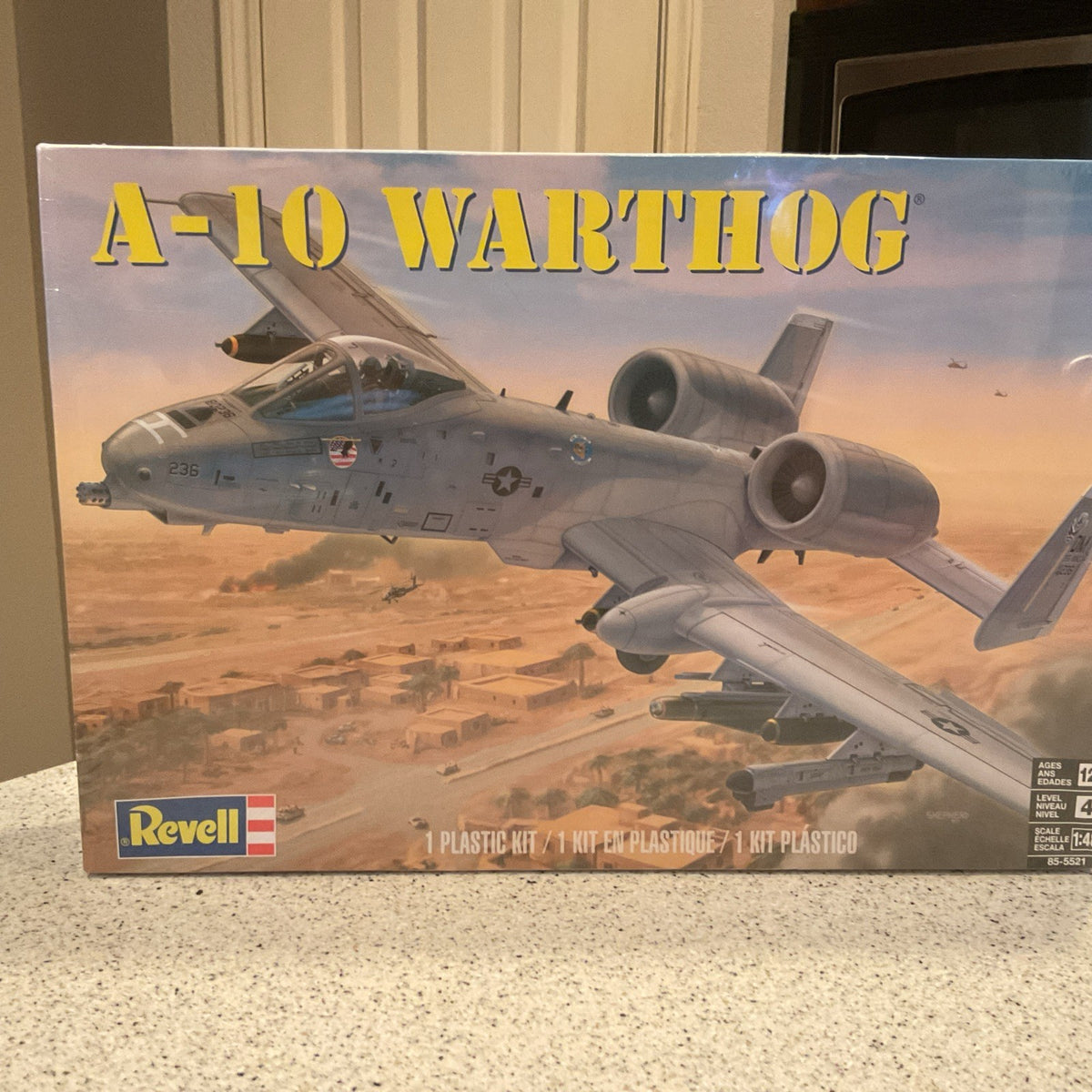 Revell 85-5521 A-10 Warthog 1:48 Plastic Model Aircraft Kit– product image