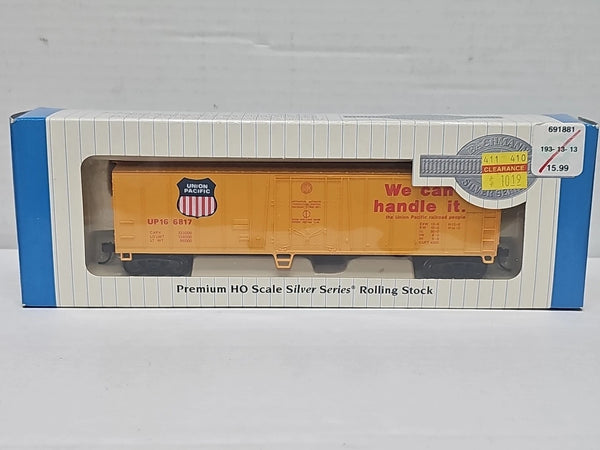 Bachmann HO Union Pacific 50-Foot Steel Reefer — product view