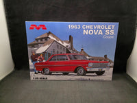 Moebius 2319 1963 Chevrolet Nova SS Coupe 1/25 kit retail box