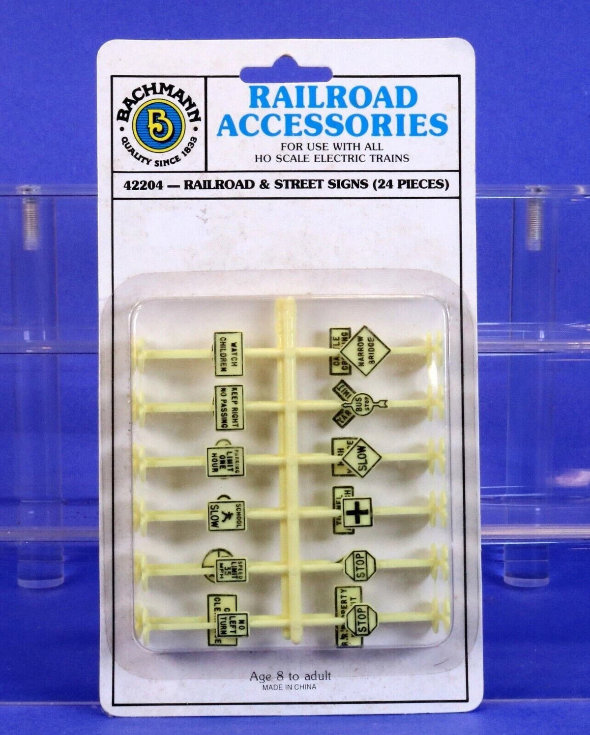 Bachmann HO Railroad and Street Signs, 24 Pieces — product view