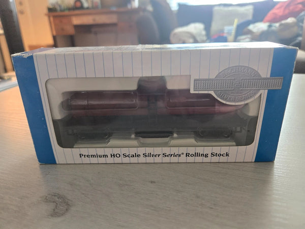 Bachmann HO Scale 40-Foot Track Cleaning Tank Car - Unlettered Oxide Red (16303) — additional exact product view
