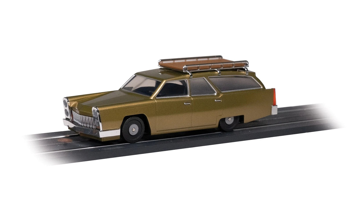 Williams by Bachmann O E-Z Street gold station wagon 42755
