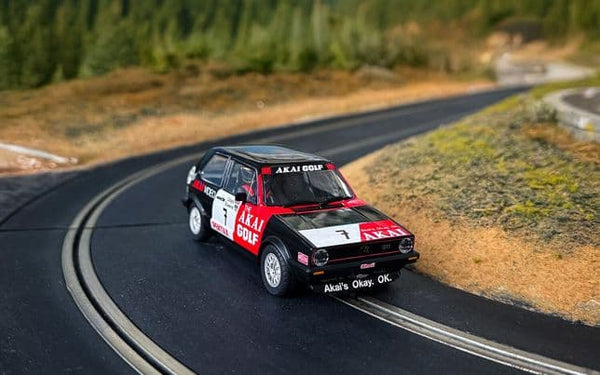 Scalextric Volkswagen Golf GTI Richard Lloyd Racing 1:32 Slot Car - C4520