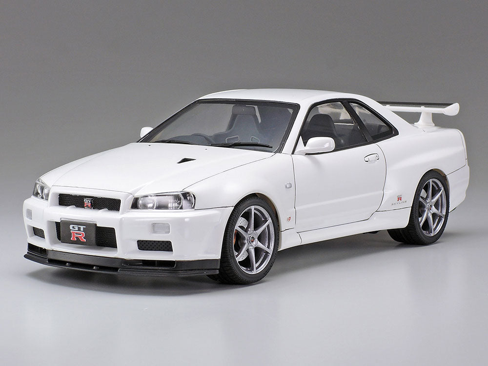 Tamiya 24258 1/24 Nissan Skyline GT-R V-spec II R34 model kit — assembled and painted front three-quarter view