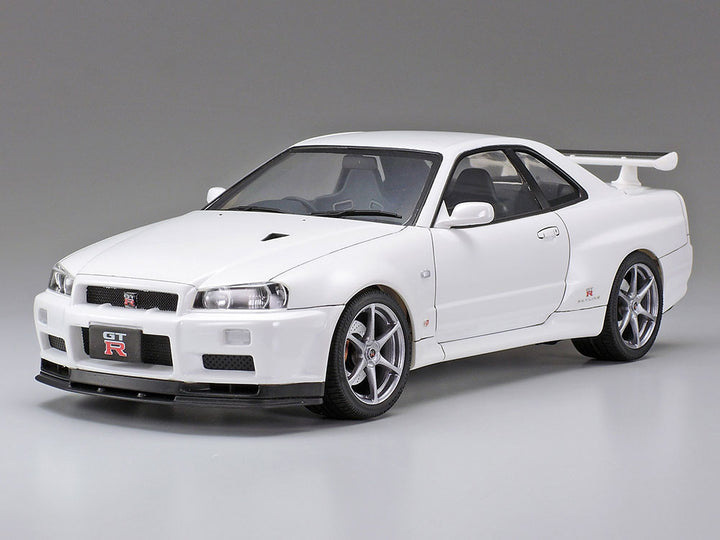Tamiya 24258 1/24 Nissan Skyline GT-R V-spec II R34 model kit — assembled and painted front three-quarter view