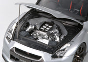 Tamiya 24300 1/24 Nissan GT-R model kit — assembled and painted engine bay detail