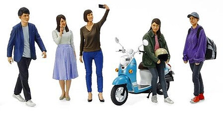 Tamiya 1/24 Campus Friends Set II – 24356– product image