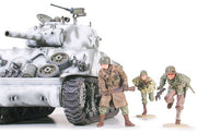 Tamiya 1:35 M4A3 Sherman 105mm Howitzer Model Kit – 35251 – product detail 3