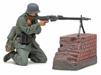 Tamiya 35386 German Machine Gun Team Mid-WWII 1/35 Figure Kit — manufacturer detail view 5
