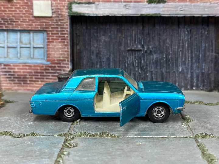 Lesney Matchbox No.25 Ford Cortina Mk II — side view — actual item condition photo