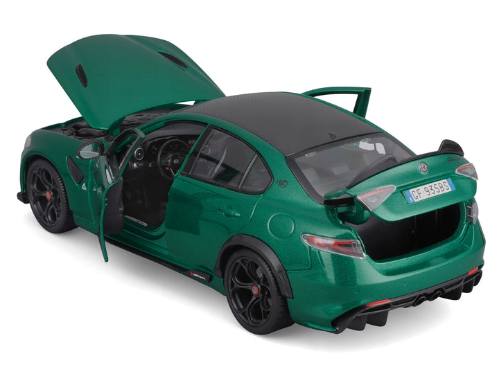 Alfa Romeo Giulia GTA Green Metallic with Carbon Top 1/18 Diecast Model Car by Bburago image 2