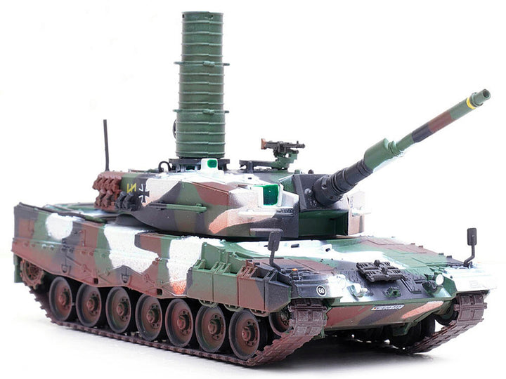 Leopard 2A4 Main Battle Tank with Snorkel "Winter Camouflage" German Army "Armor Premium" Series 1/72 Diecast Model by Panzerkampf image 2