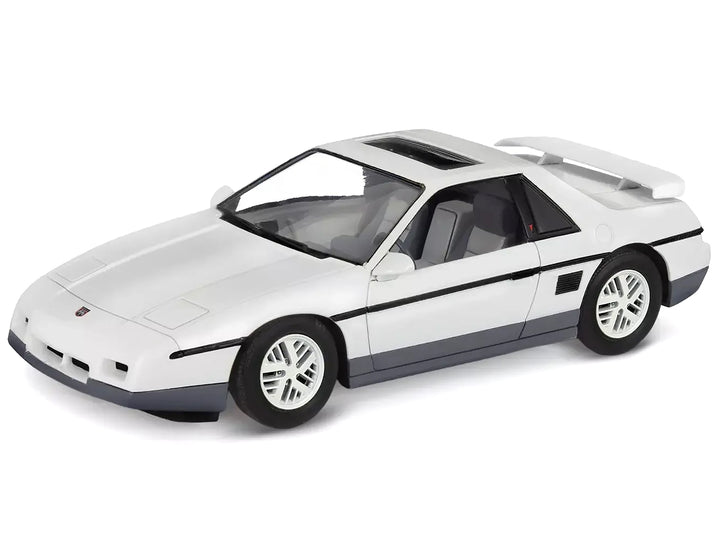 Level 4 Model Kit 1985 Pontiac Fiero GT 1/24 Scale Model by Revell image 2