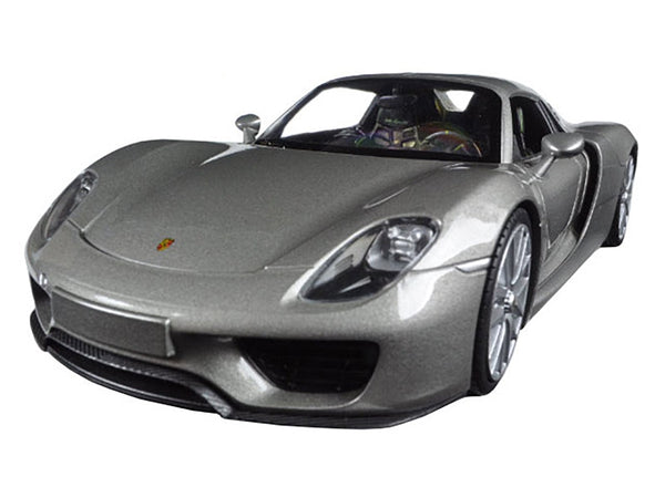 Welly Porsche 918 Spyder silver closed-roof 1:24 diecast model, view 3