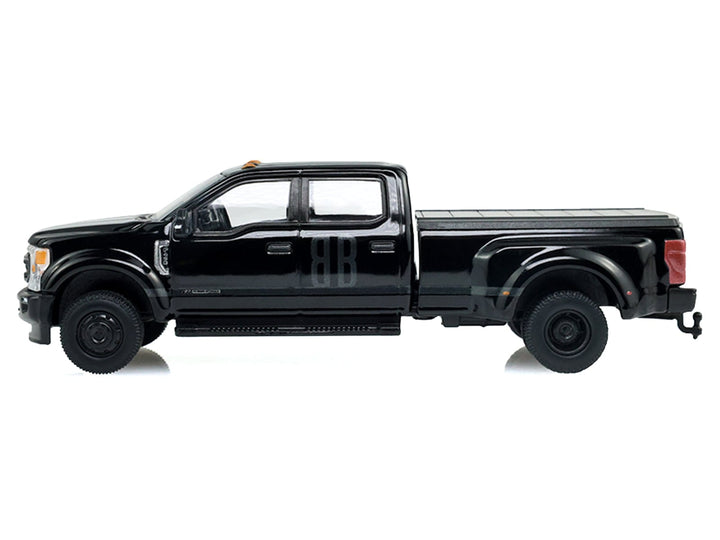 2020 Ford F-450 XL Super Duty Pickup Truck Black "Black Bandit" Series 31 1/64 Diecast Model Car by Greenlight image 2