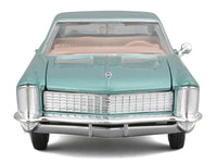 Maisto 1965 Buick Riviera Gran Sport light blue metallic Special Edition 1:26 31214BL, view 4