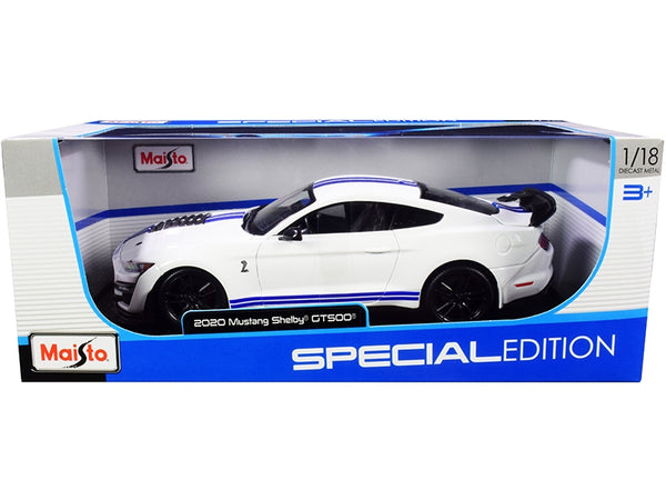Maisto 1:18 2020 Ford Mustang Shelby GT500 in white with blue stripes.