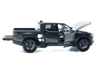 Maisto 1:18 Rivian R1T pickup in dark green metallic with sunroof.