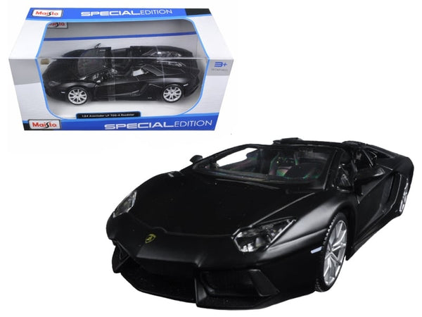 Lamborghini Aventador LP 700-4 Roadster, matte black, Maisto 1:24