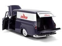 Rear three-quarter view of Chevron Suburban with rear and side openings displayed, Jada 35044
