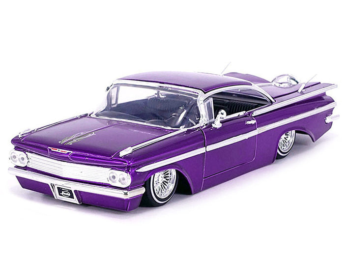 Jada 35591 candy purple 1959 Chevrolet Impala lowrider with wire wheels, Street Low 1:24
