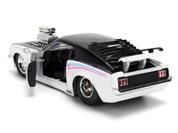 Jada 1970 Mustang Boss 429 black-and-white pink graphics 1:24 model 36590, view 4