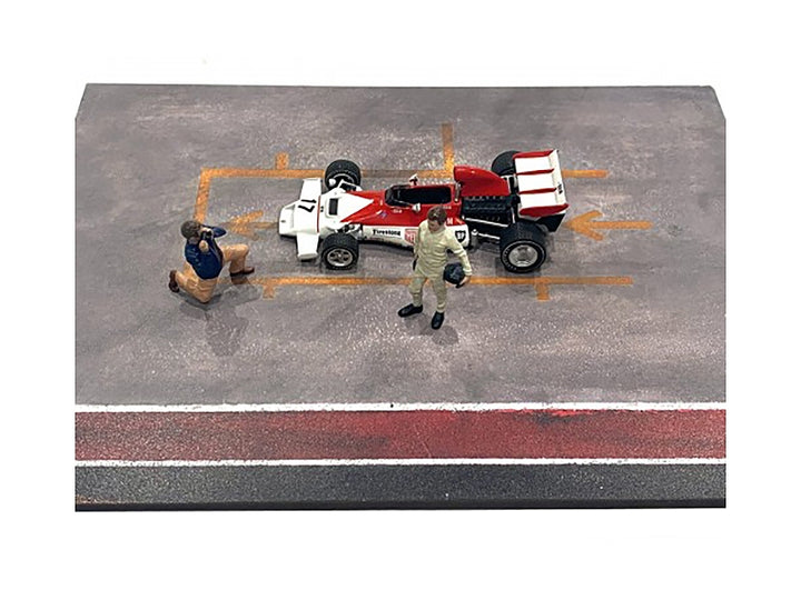 "Race Day" Two Diecast Figures Set 1 for 1/43 Scale Models by American Diorama image 2