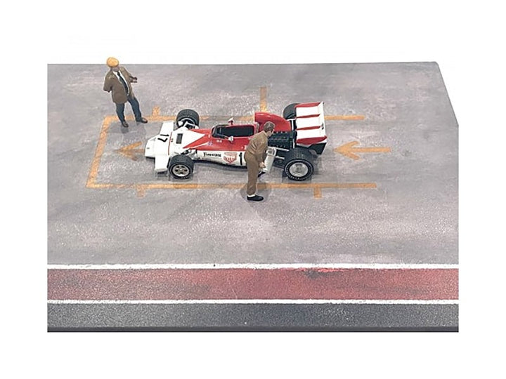 "Race Day" Two Diecast Figures Set 4 for 1/43 Scale Models by American Diorama image 2