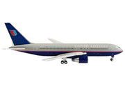 Boeing 767-200ER Commercial Aircraft "United Airlines" (N609UA) Gray with Blue Tail 1/400 Diecast Model by V1:400 image 3
