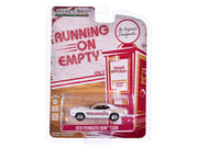 1970 Plymouth Hemi Barracuda "Ramchargers" White with Red Stripes "Running on Empty" Series 17 1/64 Diecast Model Car by Greenlight image 3