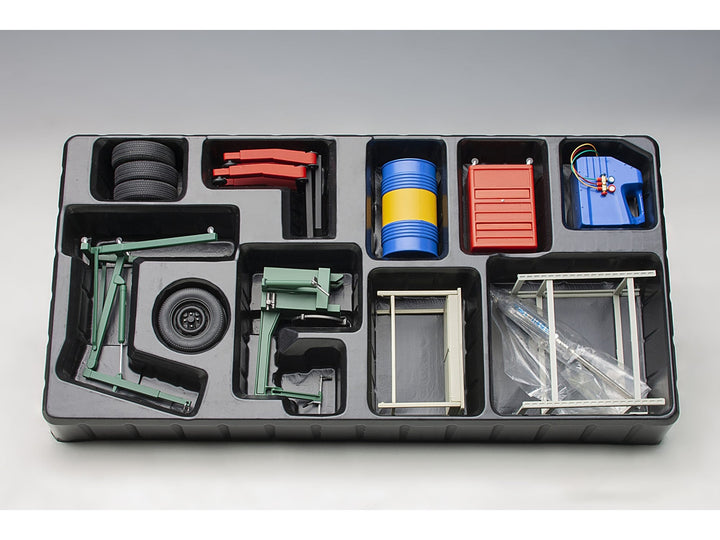 Garage Kit Set (Version 2) for 1/18 scale models by Autoart image 2