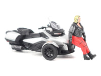Can-Am Spyder RT 3-Wheel Motorcycle Hyper Silver Metallic with Driver Figure 1/32 Diecast Model by BRP Models image 3