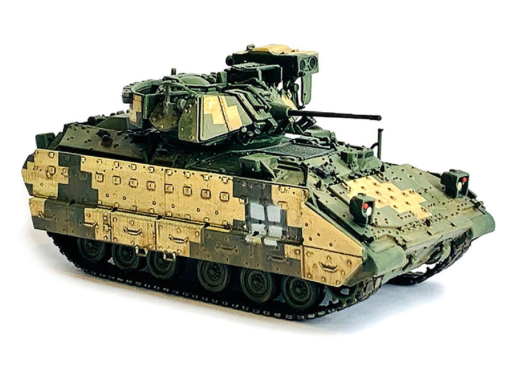 Ukraine M2A2 ODS Light Tank 3-Tone Camouflage "NEO Dragon Armor" Series 1/72 Plastic Model by Dragon Models image 2