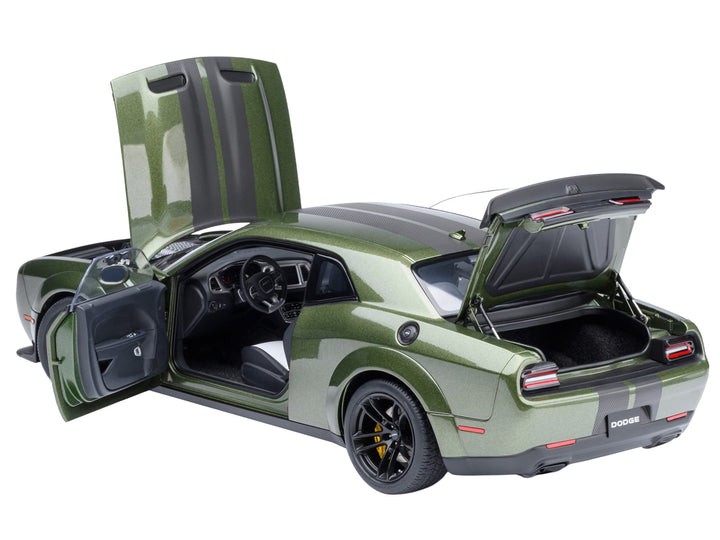 2022 Dodge Challenger SRT Jailbreak F8 Green with Carbon Stripes 1/18 Model Car by Autoart image 2