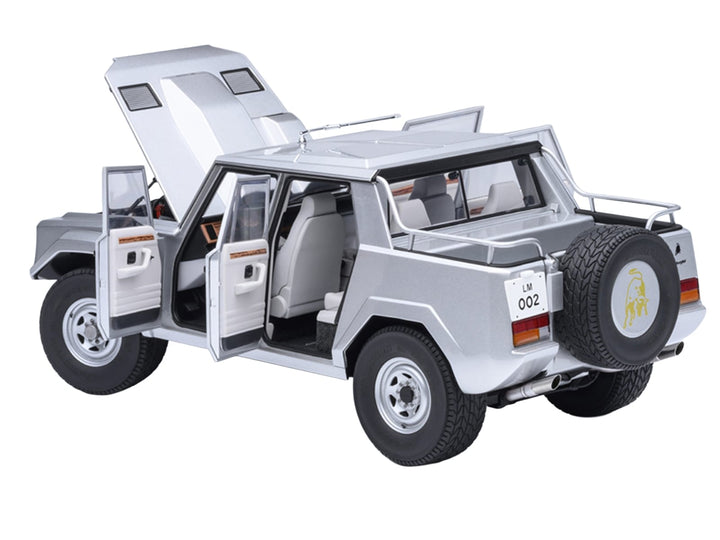 Lamborghini LM002 Argento Silver Metallic with White Interior 1/18 Model Car by Autoart image 2