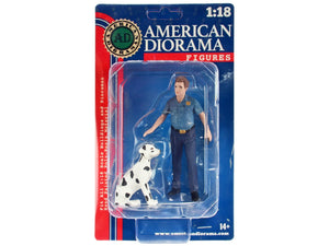 American Diorama Firefighters trainer and dog figures 1:18 76320, product image 2