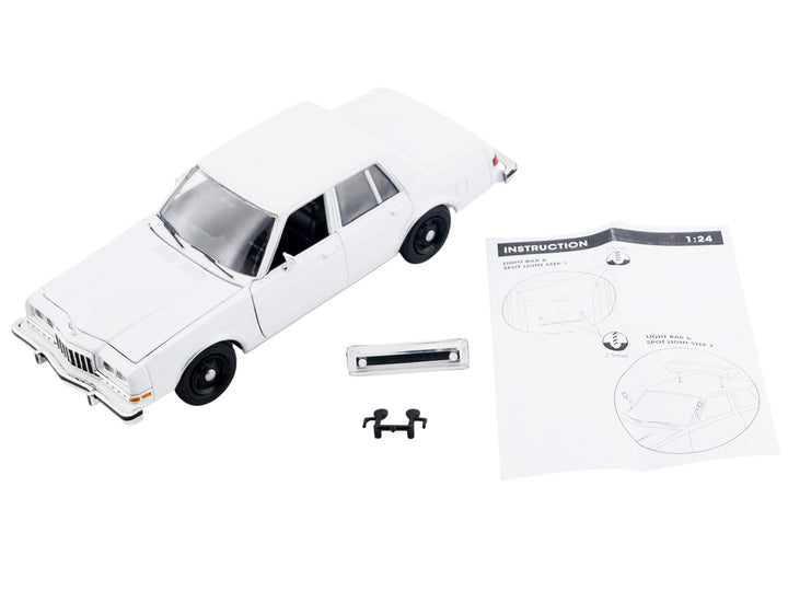 1986 Dodge Diplomat Police Car Unmarked White "Custom Builder's Kit" Series 1/24 Diecast Model Car by Motormax image 2