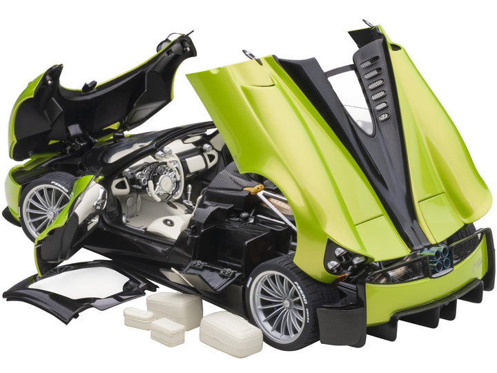 Pagani Huayra Roadster Verde Firenze Green Metallic and Carbon with Luggage Set 1/18 Model Car by Autoart image 2