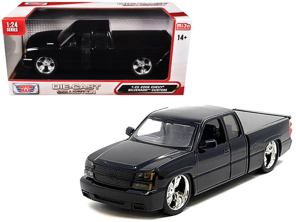 2006 Chevrolet Silverado Custom Pickup Truck Black "Die-Cast Collection" Series 1/25 Diecast Model Car by Motormax