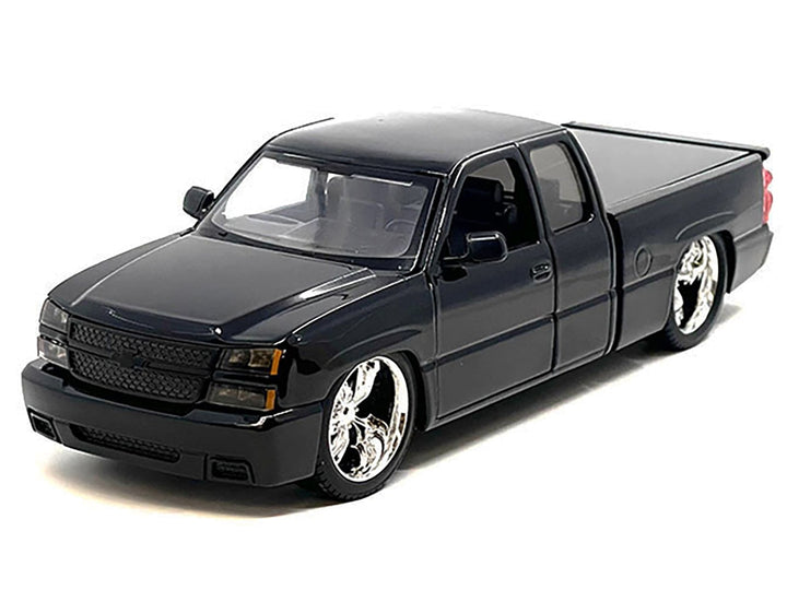 2006 Chevrolet Silverado Custom Pickup Truck Black "Die-Cast Collection" Series 1/25 Diecast Model Car by Motormax image 2