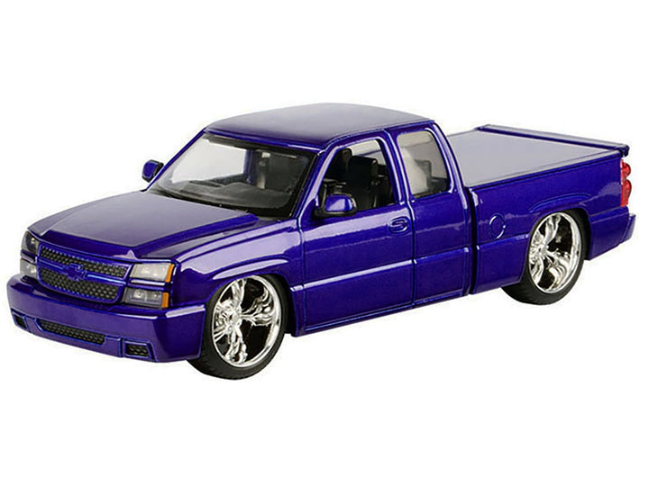 2006 Chevrolet Silverado Custom Pickup Truck Blue Metallic "Die-Cast Collection" Series 1/25 Diecast Model Car by Motormax image 2
