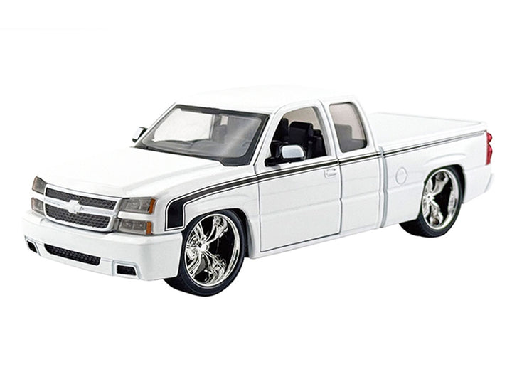 2006 Chevrolet Silverado Custom Pickup Truck White with Black Stripes "Die-Cast Collection" Series 1/25 Diecast Model Car by Motormax image 2